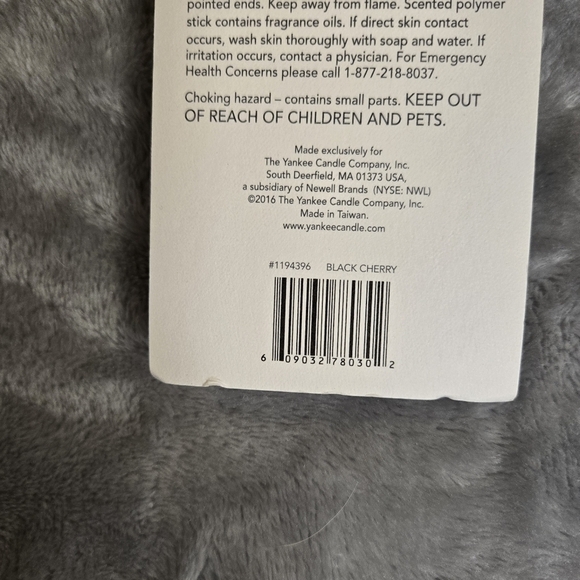 Yankee Candle Black Cherry Car Vent Sticks Pack of 1 - Picture 4 of 4